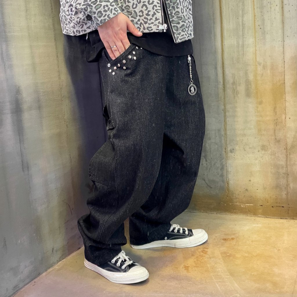 スタッズアクセントワイドジーンズ K0602